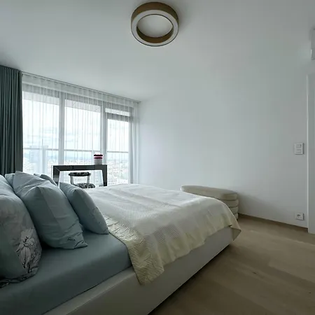 דירה Eurovea Tower Ii Beige ברטיסלאבה