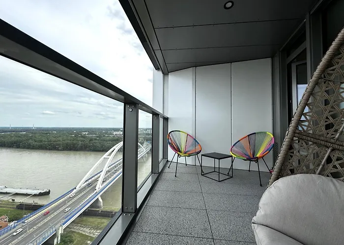 Eurovea Tower Ii Beige شقة براتسيلافا