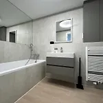 Eurovea Tower Ii Beige Apartman *
